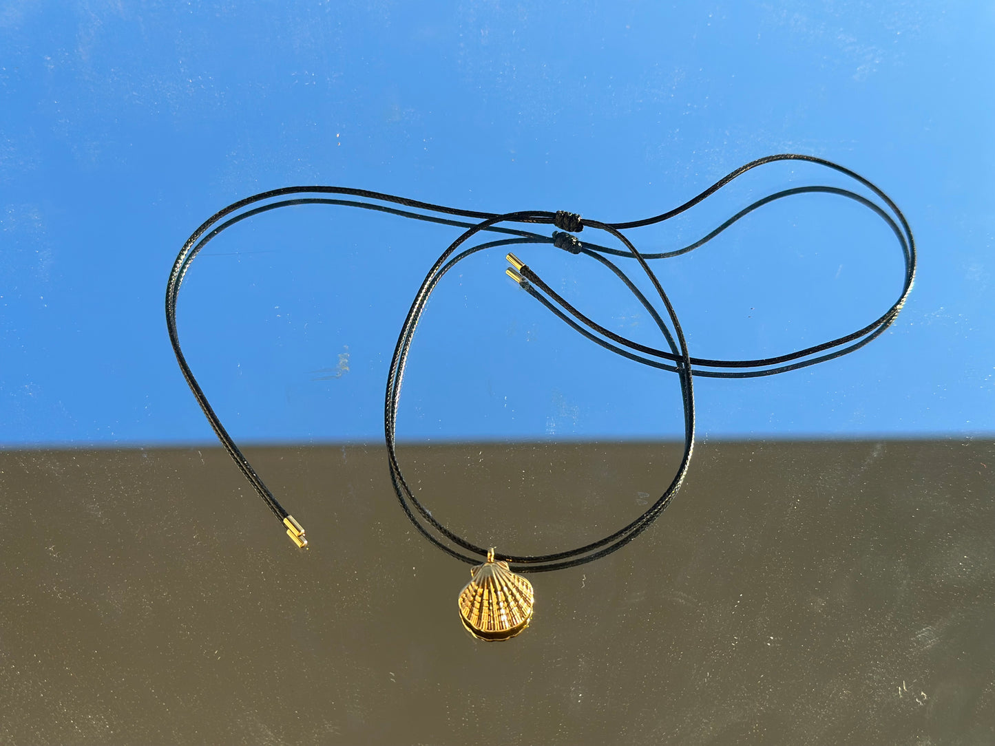 Shell Pendant Black Leather Necklace